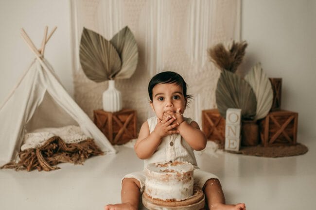 cake smash photo session in toronto