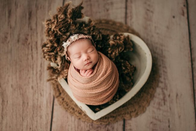 toronto newborn photographer